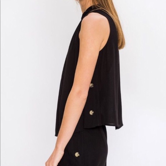 Flying Tomato Light Sleeveless Black Top - Picture 4 of 7